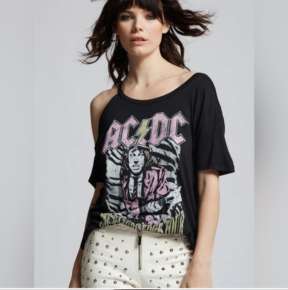 NWT (ARCHIVE) AC/DC The Razors Edge Tour Cold Shoulder Tee - Picture 4 of 5